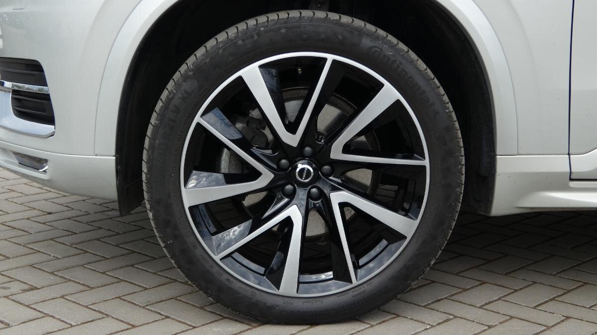 Volvo XC90 SUV / Terénní 2,0 l 220 kw