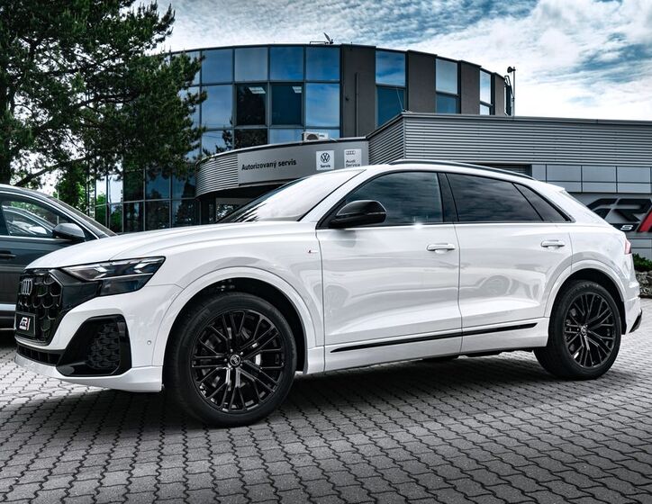 Audi Q8 22