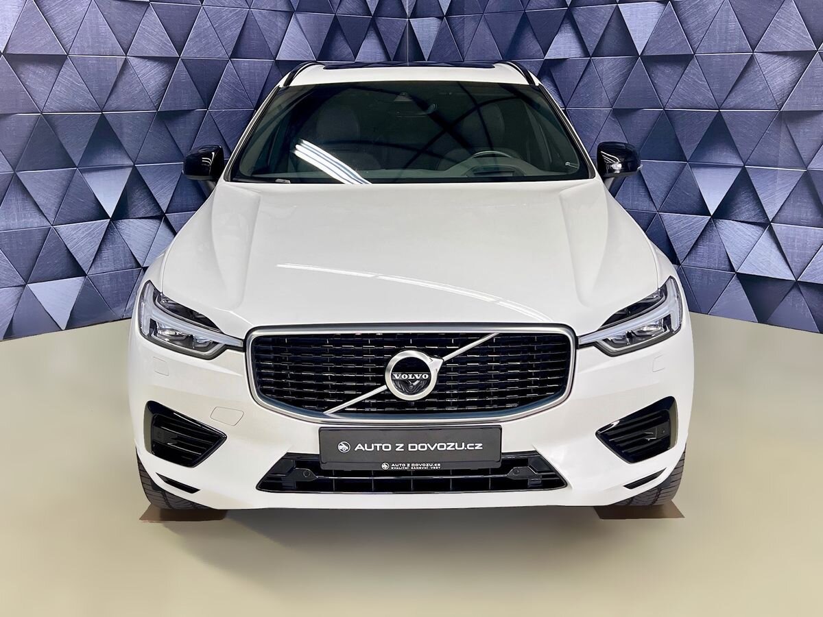 Volvo XC60 SUV / Terénní 2,0 l 288 kw