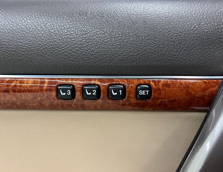 Toyota Land Cruiser 23