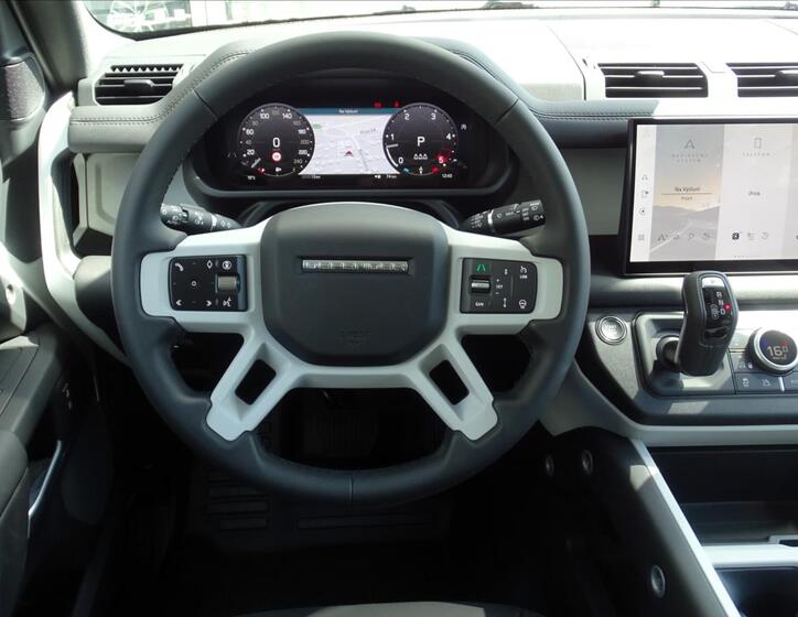 Land Rover Defender 13