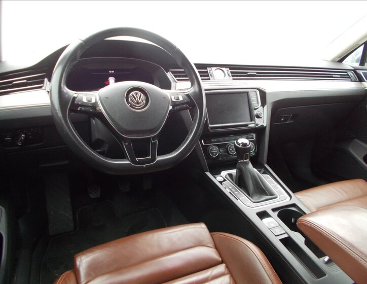 Volkswagen Passat Kombi 1,4 l 110 kw