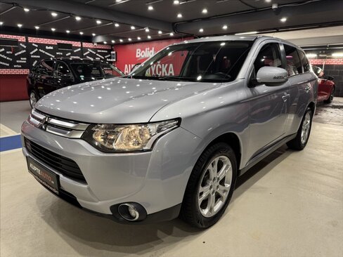 Mitsubishi Outlander SUV / Terénní 2,0 l 110 kw