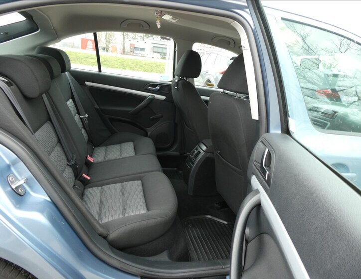 Škoda Octavia Sedan / Limuzína 1,6 l 75 kw