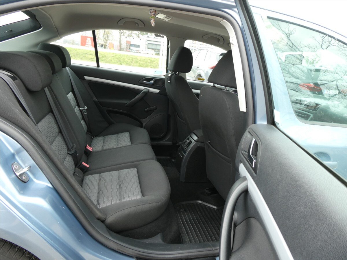 Škoda Octavia Sedan / Limuzína 1,6 l 75 kw