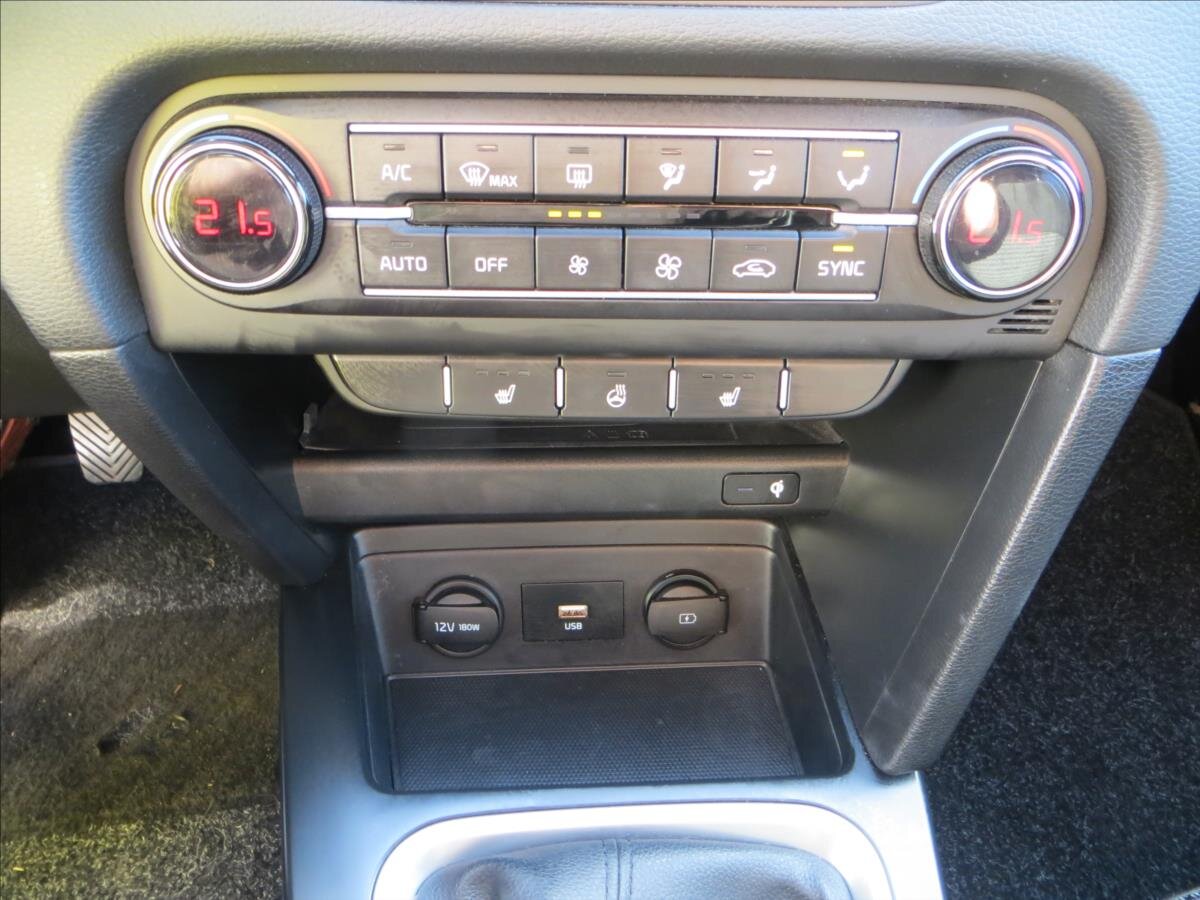 KIA Ceed Hatchback 1,5 l 118 kw