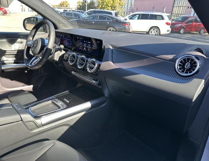 Mercedes-Benz EQA 15