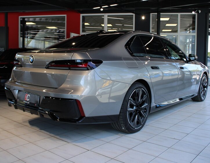 BMW Řada 7 Ostatní 3,0 l 210 kw