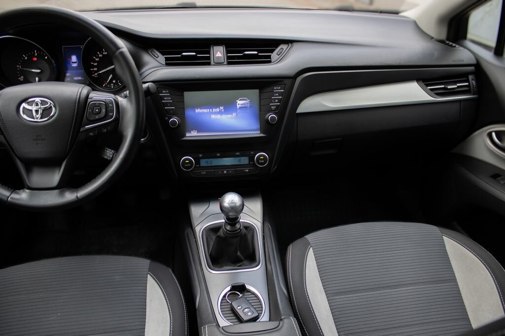 Toyota Avensis Kombi 1,6 l 82 kw