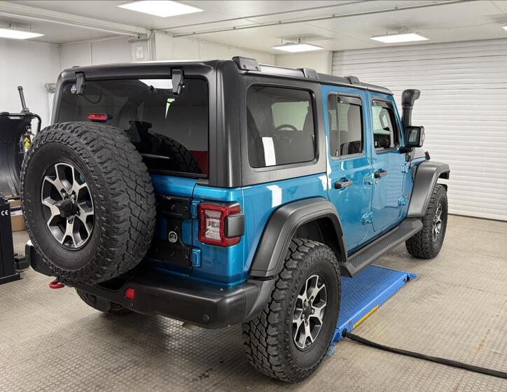Jeep Wrangler 6