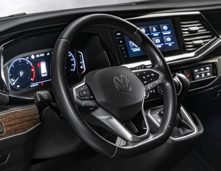 Volkswagen Multivan 16