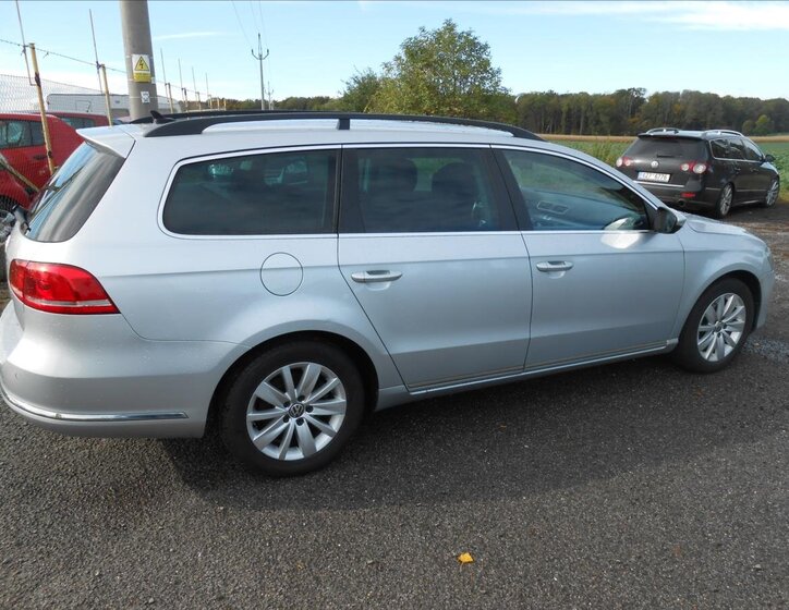 Volkswagen Passat Kombi 1,6 l 77 kw