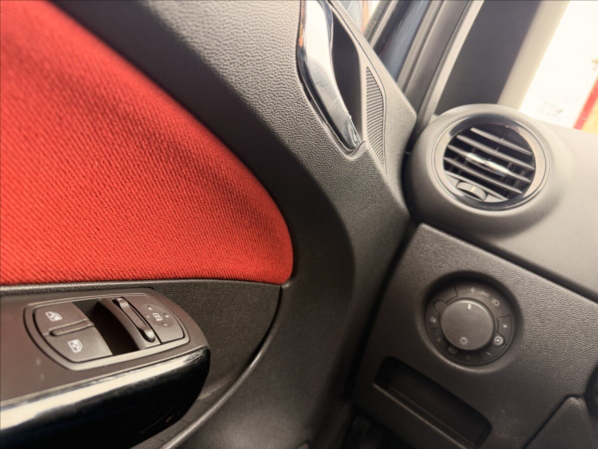 Opel Corsa Hatchback 1,4 l 66 kw