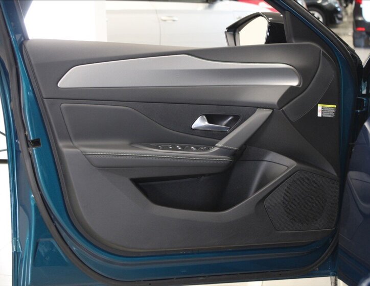 Peugeot 308 Hatchback 1,2 l 96 kw