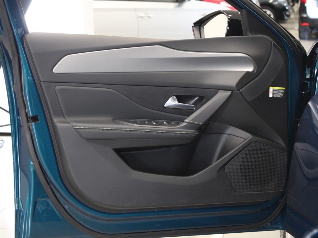 Peugeot 308 Hatchback 1,2 l 96 kw