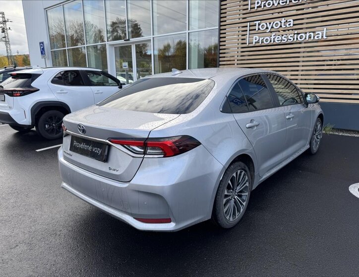 Toyota Corolla Sedan / Limuzína 1,8 l 72 kw