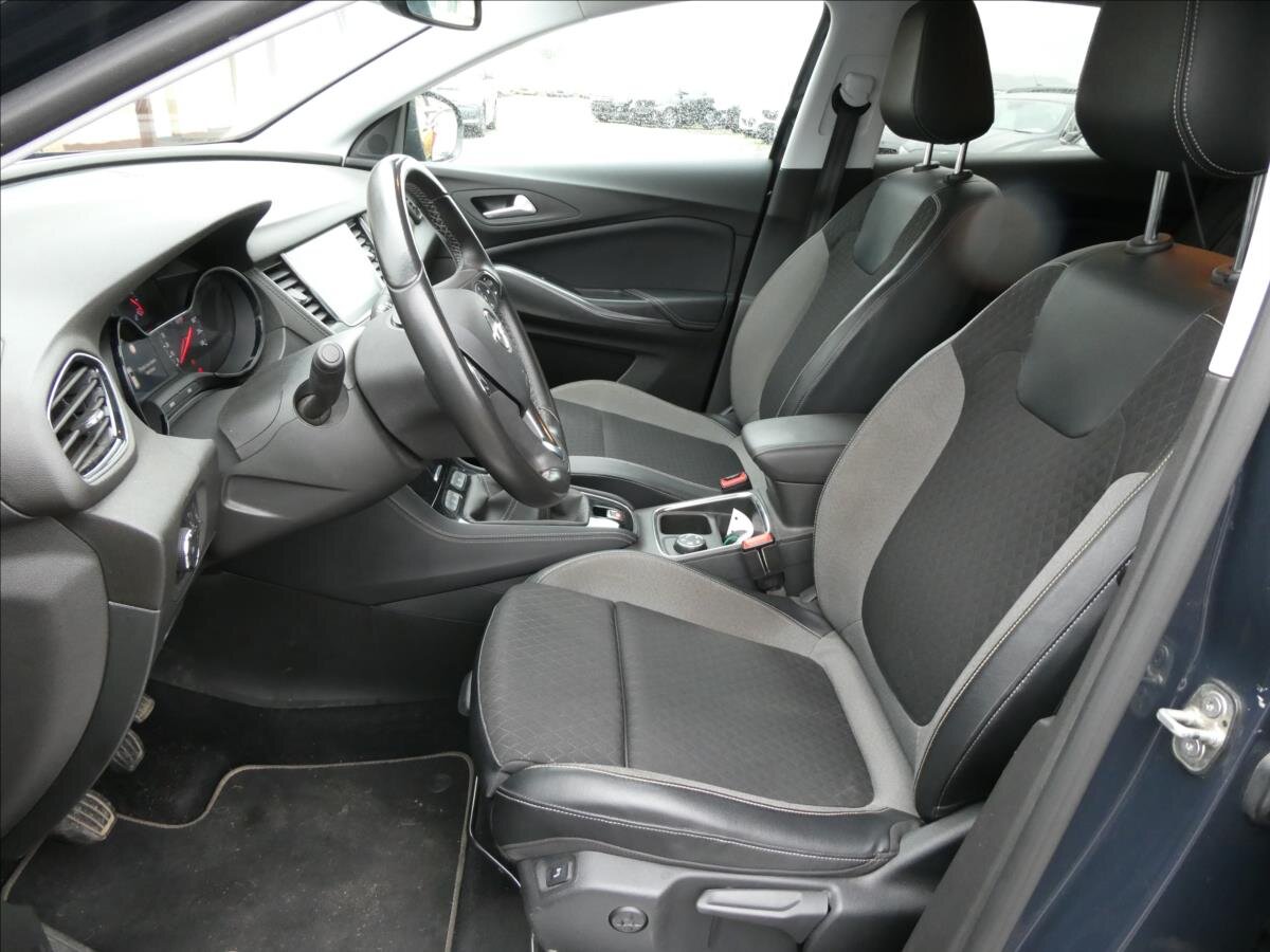 Opel Grandland X SUV / Terénní 1,2 l 96 kw