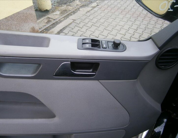 Volkswagen Multivan Kombi 1,9 l 77 kw