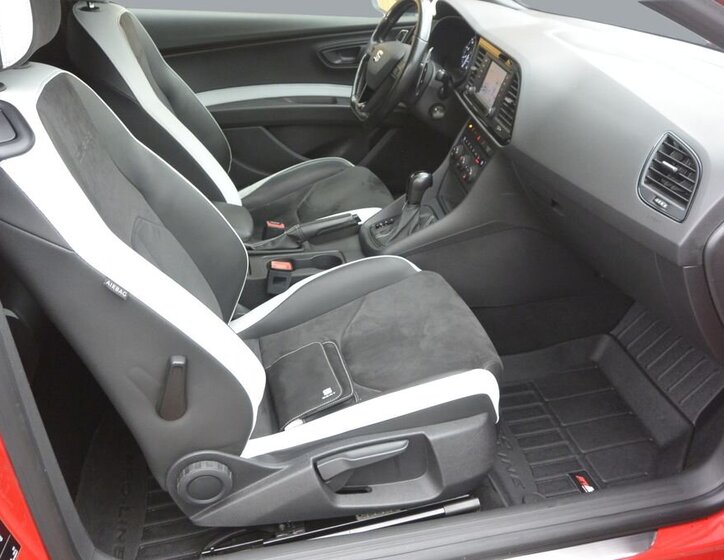 Seat Leon Hatchback 2,0 l 206 kw