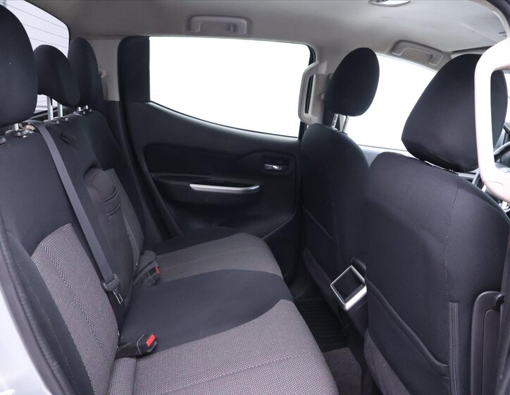 Mitsubishi L200 Pick-up 2,3 l 110 kw