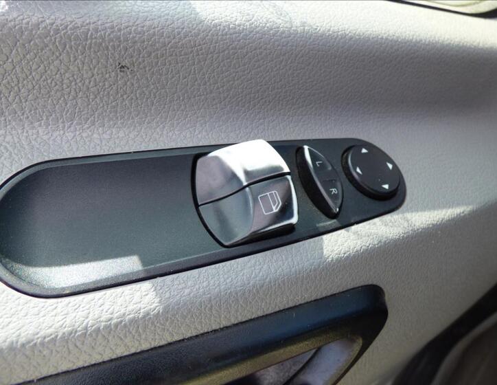 Mercedes-Benz Sprinter 13