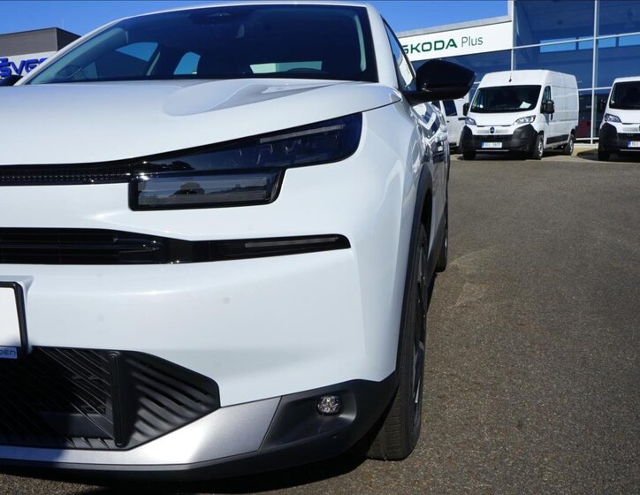 Citroën C4 X Sedan / Limuzína 1,2 l 96 kw