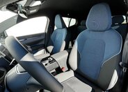 Volvo EX30 SUV / Terénní 69,0 200 kw