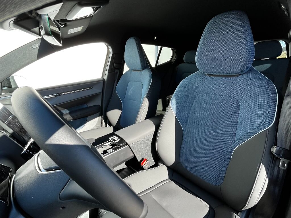 Volvo EX30 SUV / Terénní 69,0 200 kw