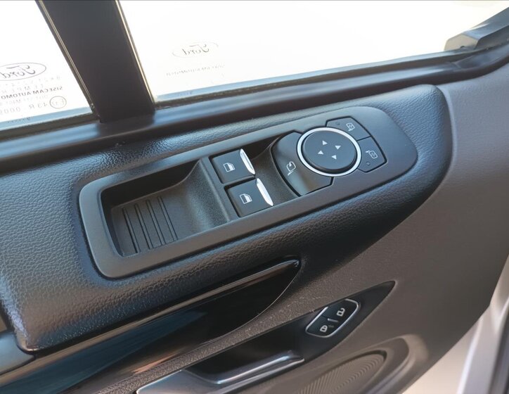 Ford Tourneo Custom VAN / Minibus 2,0 l 96 kw