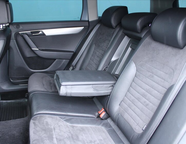 Volkswagen Passat Kombi 2,0 l 103 kw