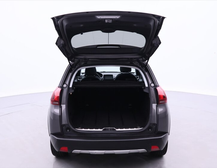 Peugeot 2008 SUV 1,2 l 81 kw