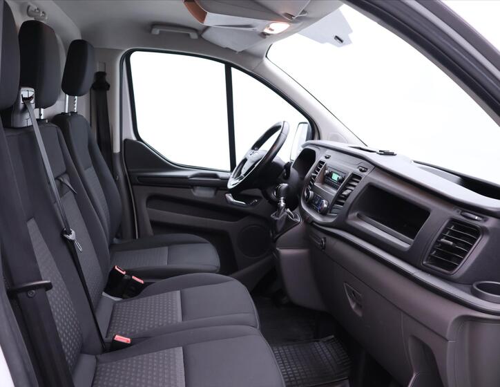 Ford Transit Custom 11