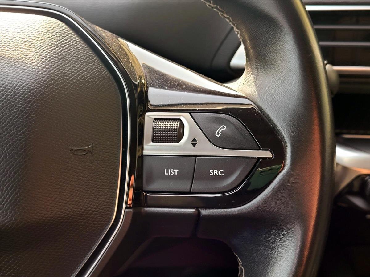 Peugeot 3008 SUV / Terénní 1,5 l 96 kw