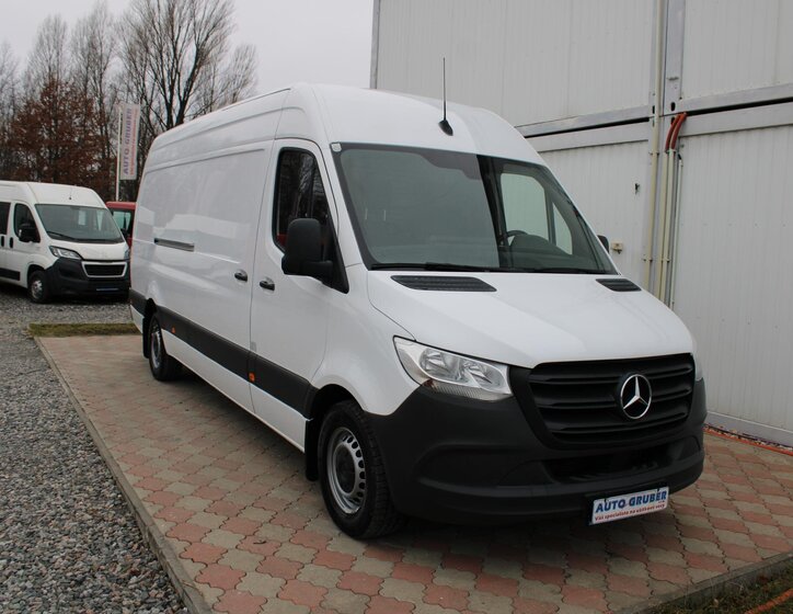 Mercedes-Benz Sprinter 2
