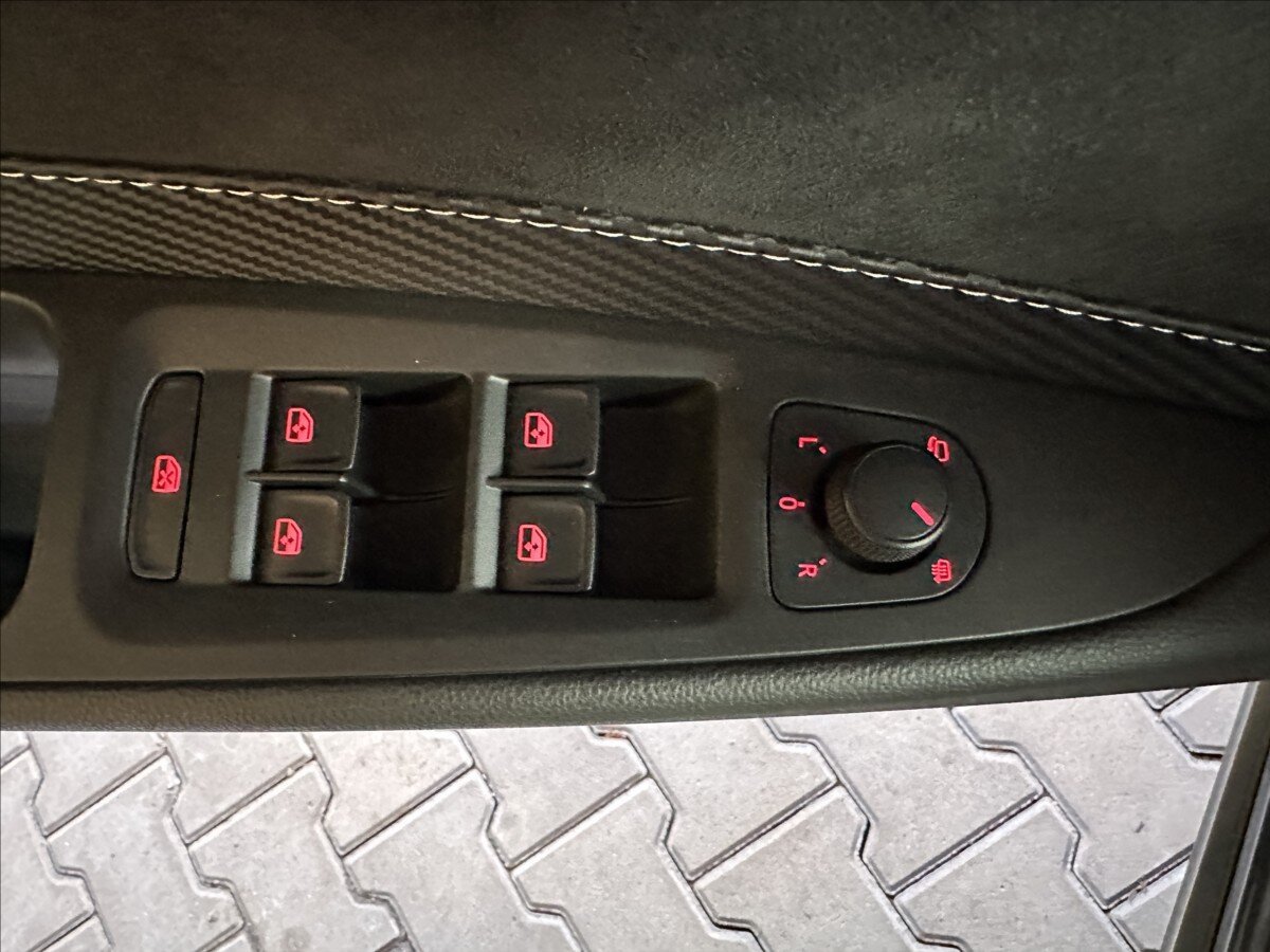 Seat Leon Kombi 2,0 l 221 kw