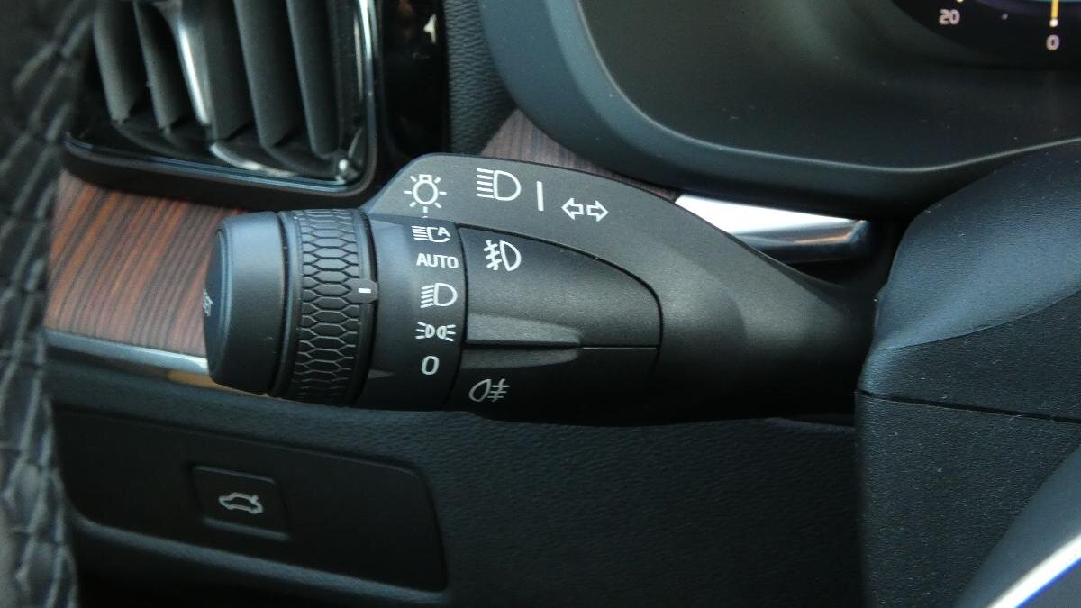 Volvo XC60 SUV / Terénní 2,0 l 145 kw