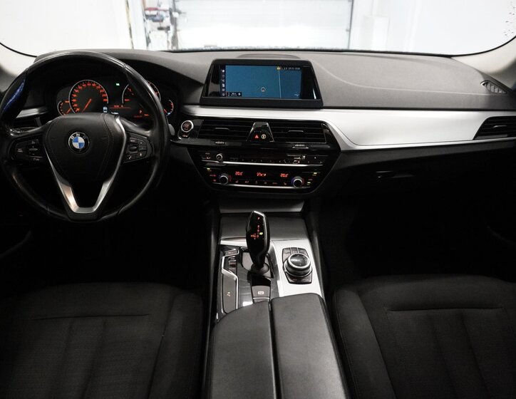 BMW Řada 5 Kombi 2,0 l 120 kw