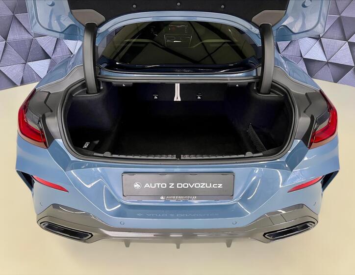 BMW Řada 8 32