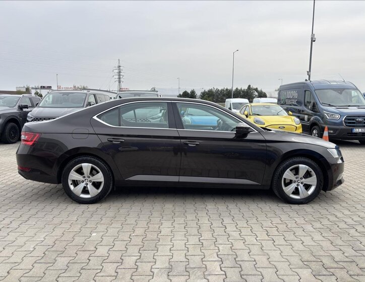 Škoda Superb Sedan / Limuzína 2,0 l 140 kw
