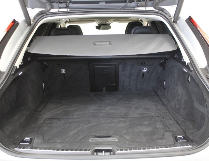 Volvo V90 Kombi 2,0 l 220 kw