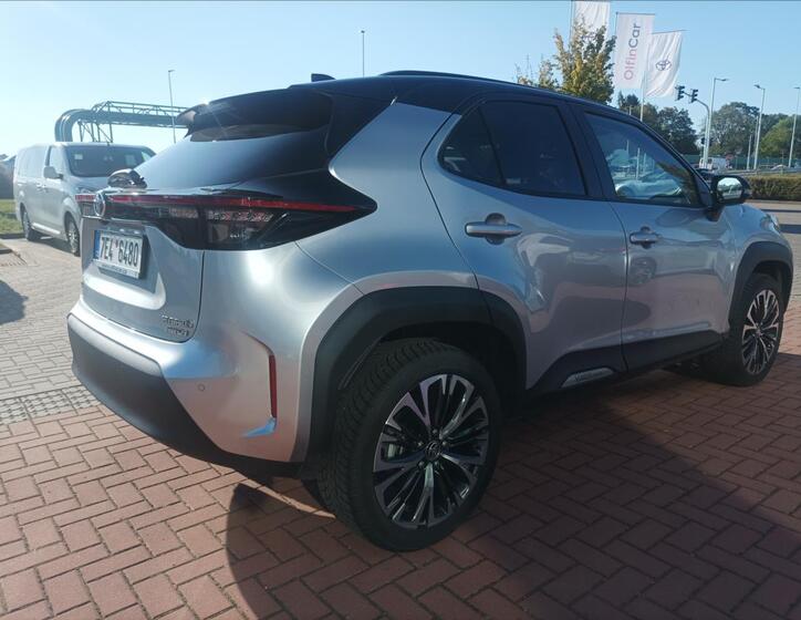 Toyota Yaris Cross 4