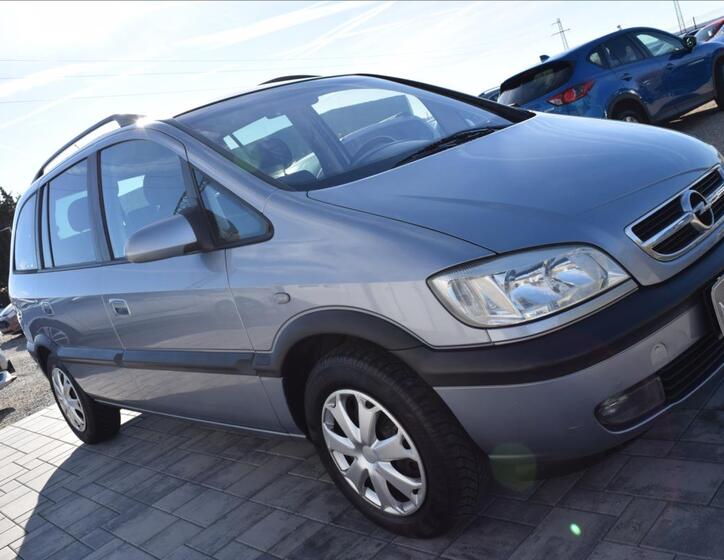 Opel Zafira 4