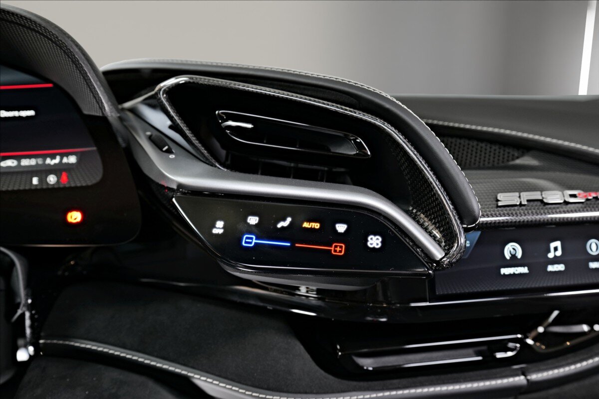 Ferrari SF90 Kabriolet 4,0 l 735 kw