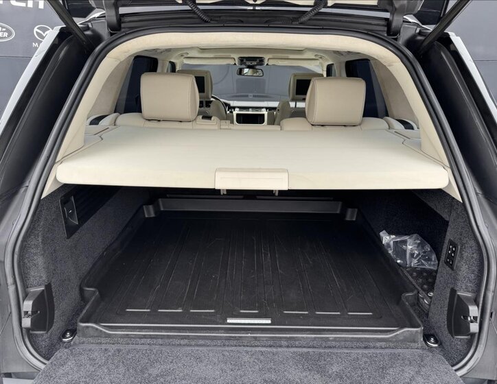 Land Rover Range Rover SUV 4,4 l 250 kw