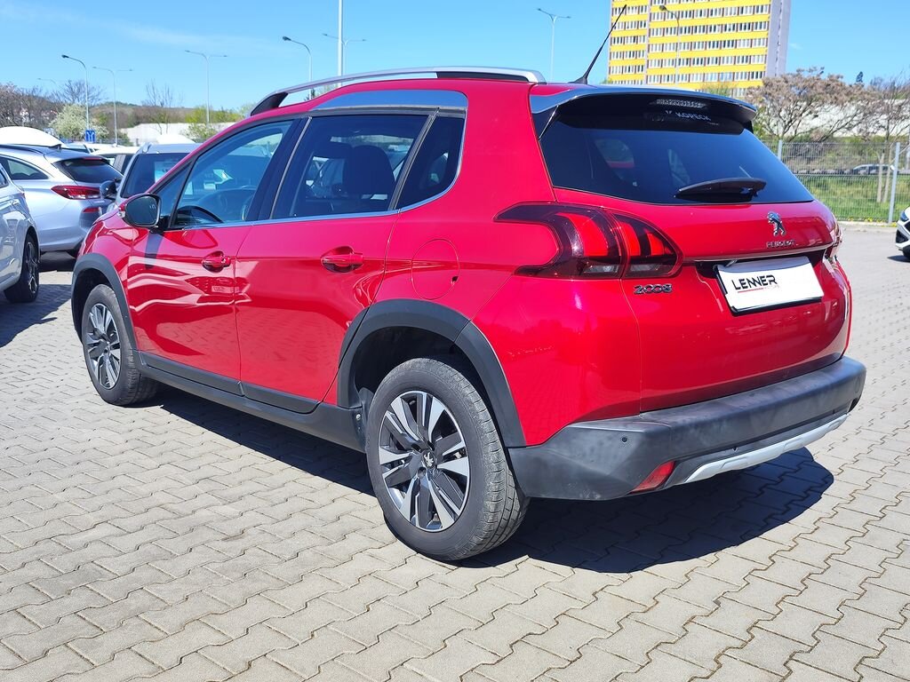 Peugeot 2008 SUV / Terénní 1,2 l 81 kw