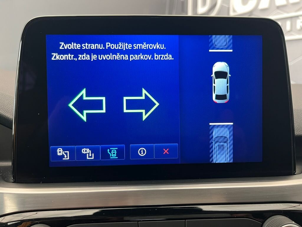 Ford Kuga SUV / Terénní 2,5 l 140 kw