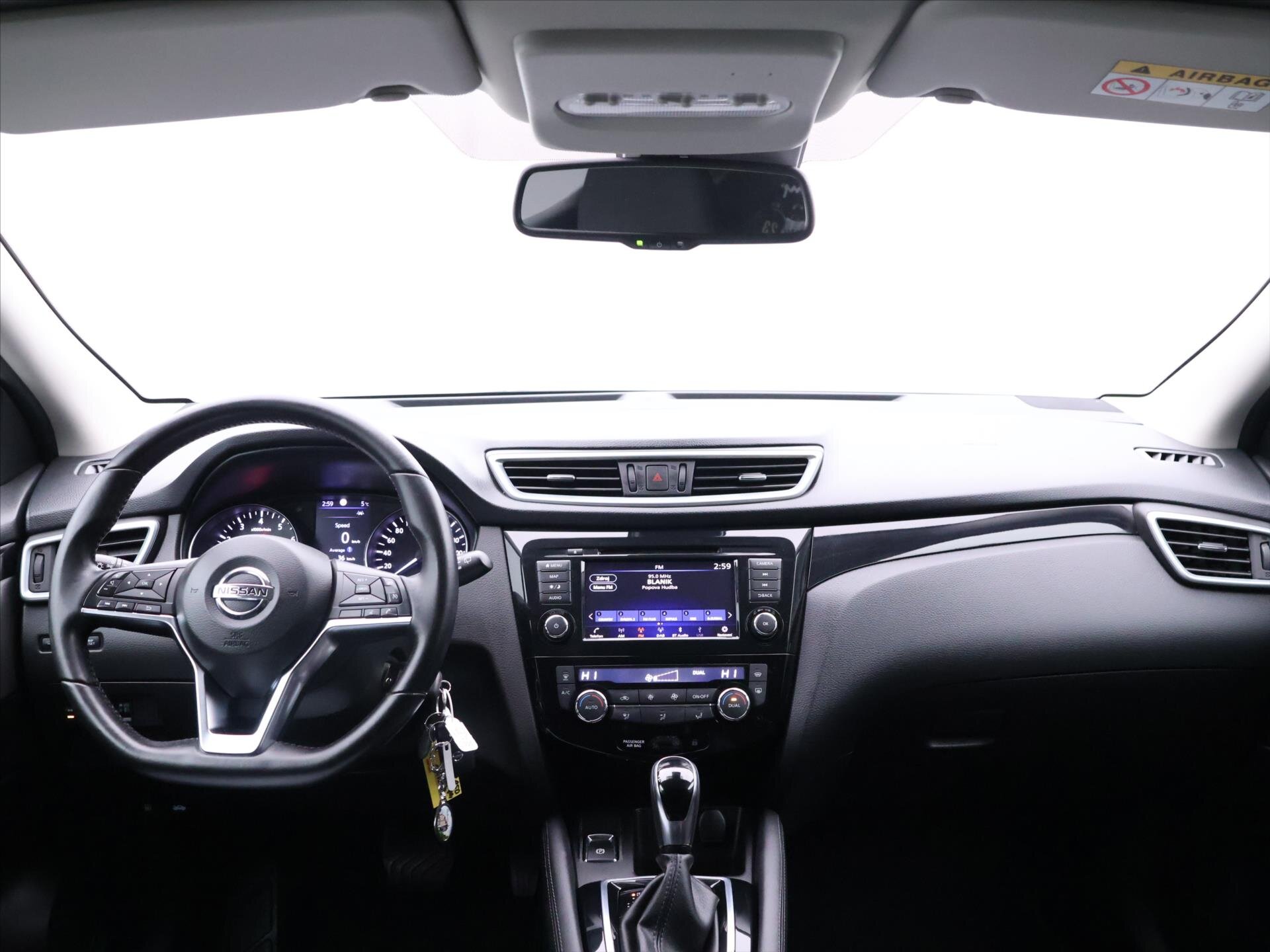 Nissan Qashqai SUV / Terénní 1,3 l 117 kw