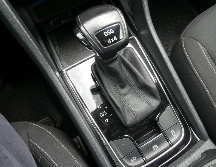 Škoda Karoq SUV / Terénní 2,0 l 110 kw