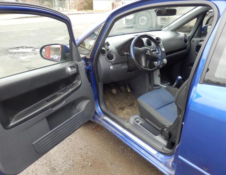 Mitsubishi Colt 4