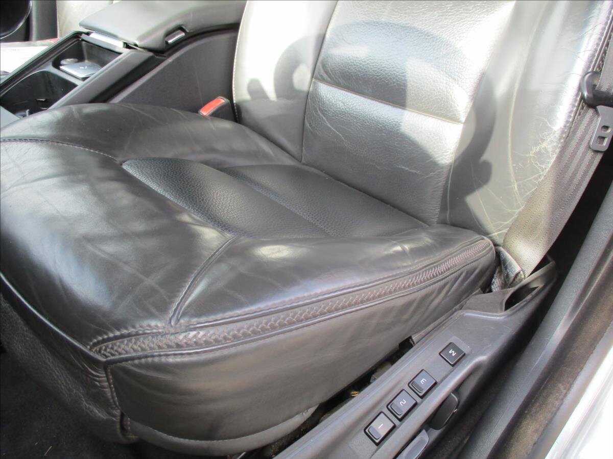 Volvo XC70 Kombi 2,4 l 151 kw